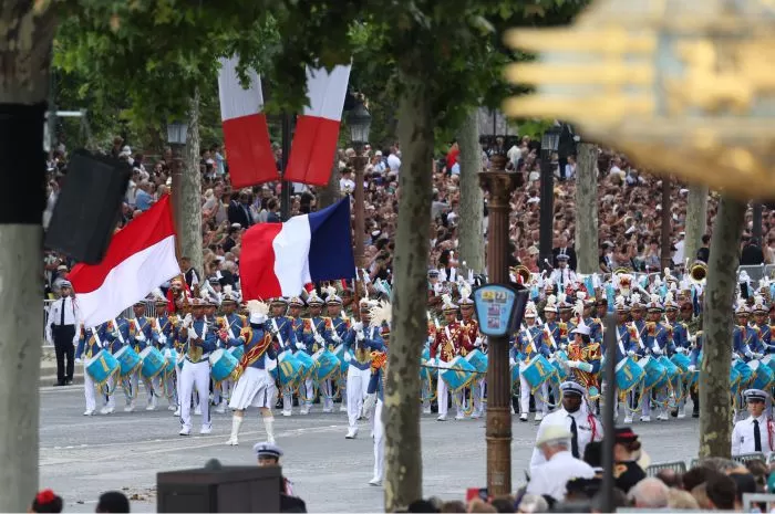parade tni yang membuka peringatan bastille day hingga berhasil menarik banyak perhatian media internasional 874035477