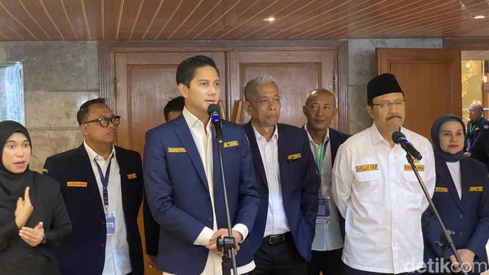 anggota dpr ri sekaligus ketua fraksi gerindra g budisatrio djiwandono resmi menjadi ketua umum karang taruna nasional devidet 1756031718318 169