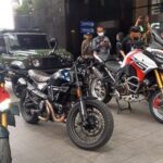 komisi pemberantasan korupsi kpk menampilkan sedikitnya 15 kendaraan roda empat dan 6 kendaraan roda dua menjadi barang bukti 1755770369729 169